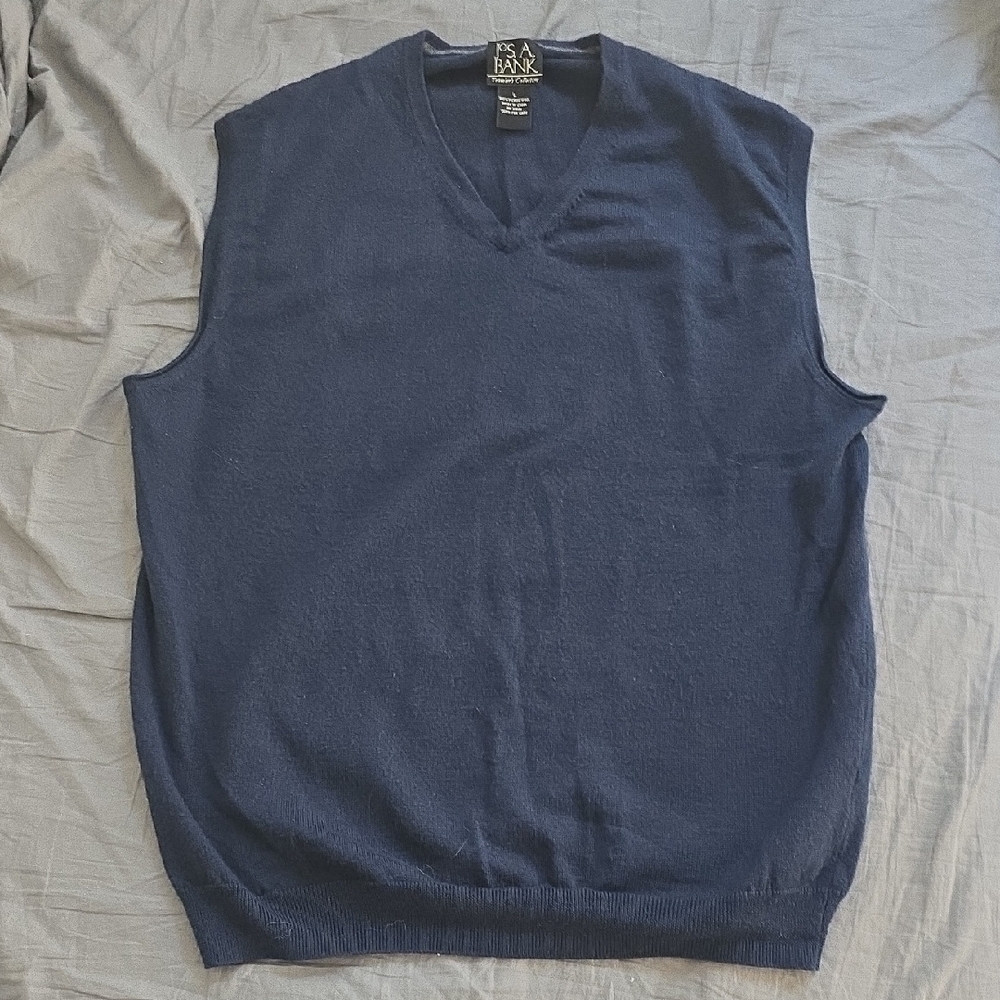 Jos. A. Bank Men's Navy V-Neck Sweater Vest - Picture 3 of 4